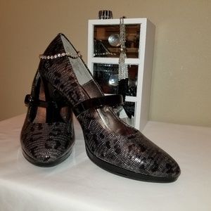 Women's Sofft Leapord Miranda"Mary Janes" SZ 8 M